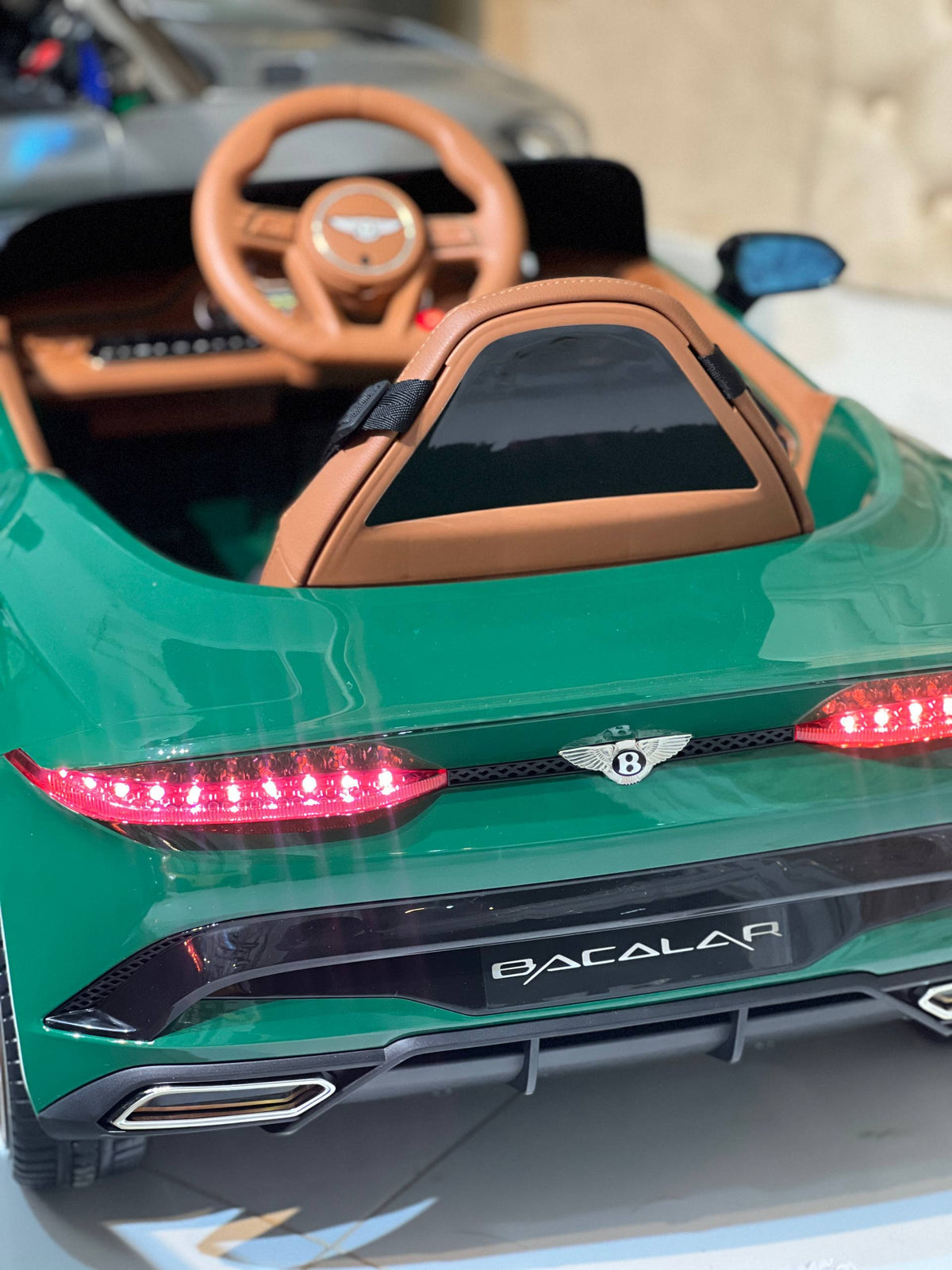 BENTLY car